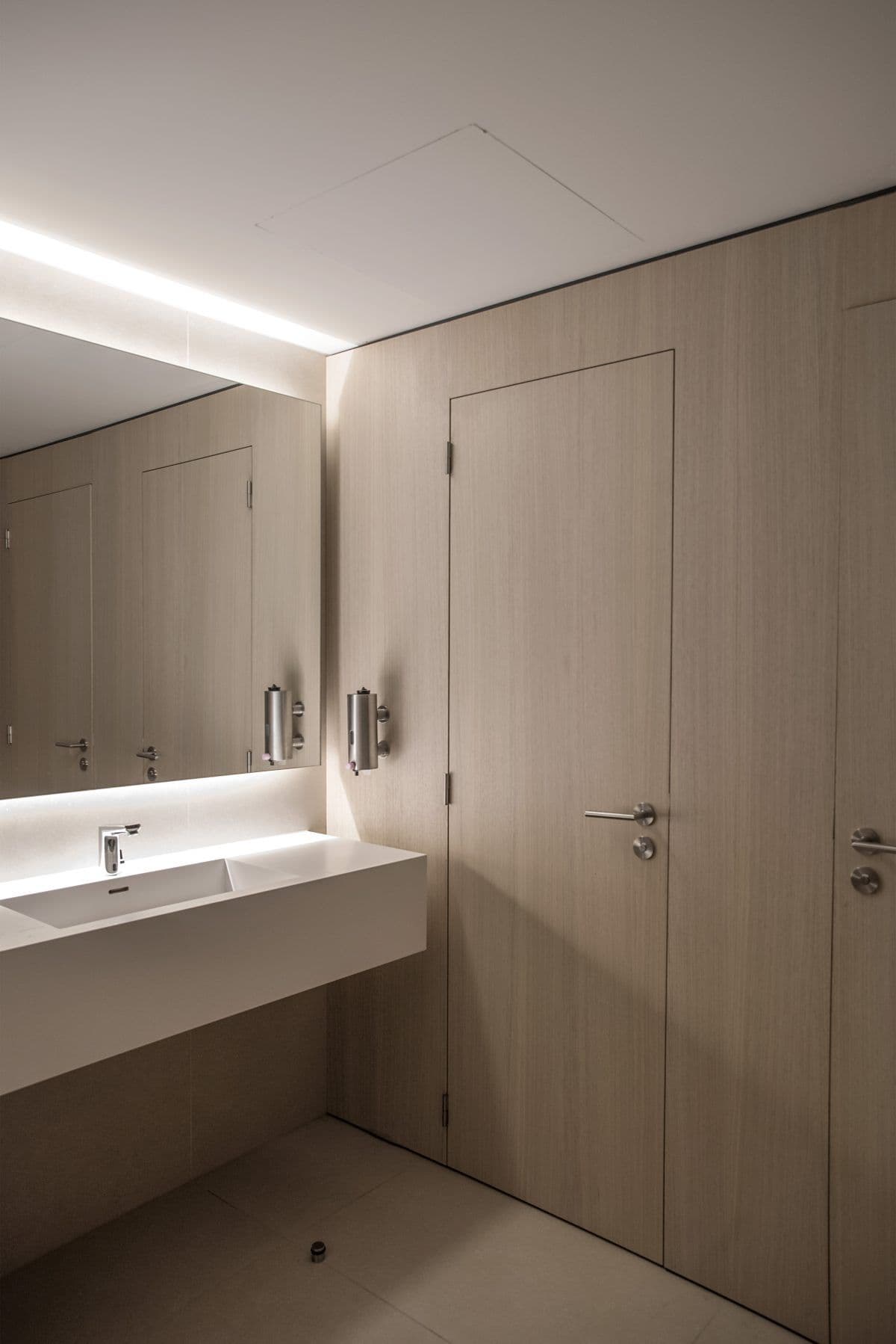 HPL Toilet Partitions